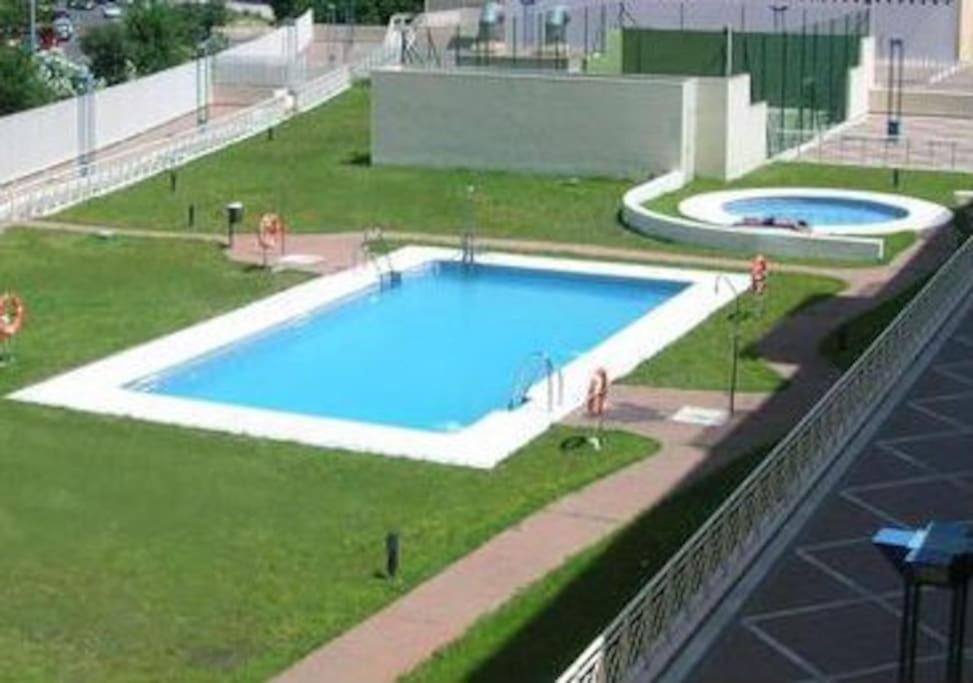 Fibes Con Piscina Y Parking Gratis Apartamento Sevilla Este Eksteriør billede