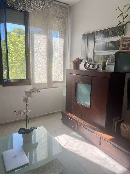 Fibes Con Piscina Y Parking Gratis Apartamento Sevilla Este Eksteriør billede