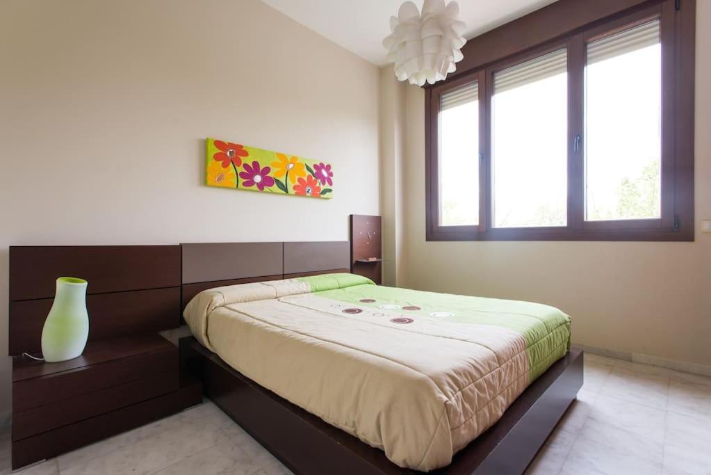 Fibes Con Piscina Y Parking Gratis Apartamento Sevilla Este Eksteriør billede