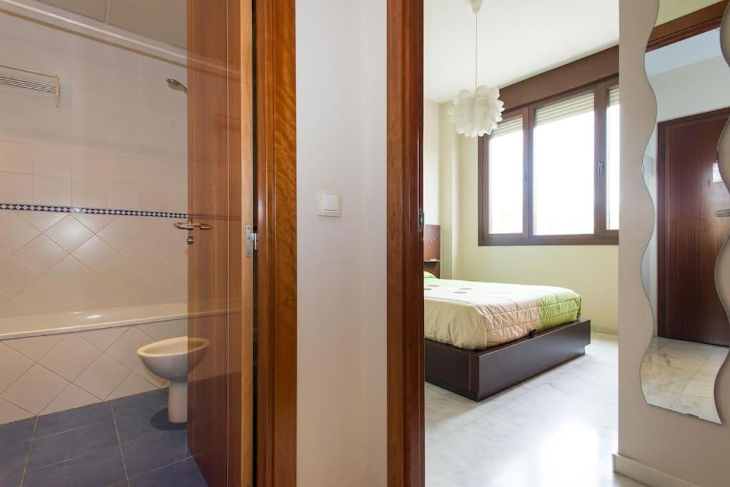 Fibes Con Piscina Y Parking Gratis Apartamento Sevilla Este Eksteriør billede