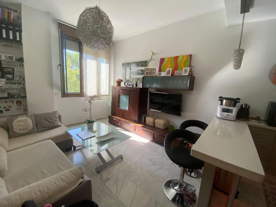 Fibes Con Piscina Y Parking Gratis Apartamento Sevilla Este Eksteriør billede