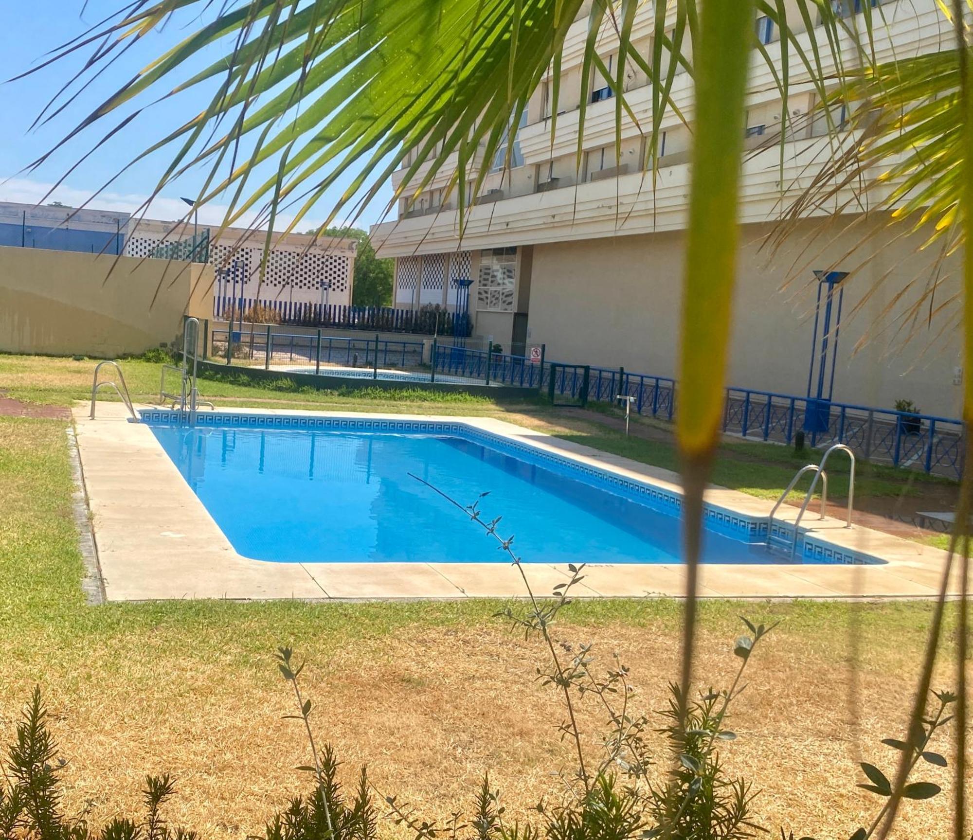 Fibes Con Piscina Y Parking Gratis Apartamento Sevilla Este Eksteriør billede